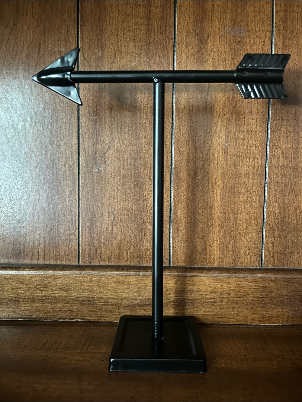Black Arrow Jewelry Stand